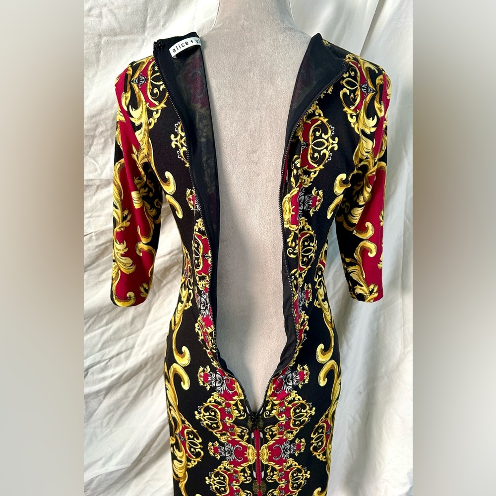 Alice + Olivia Black, Red Delora Crew Neck Regal Romance Print Dress, Size 6 - Picture 8 of 10